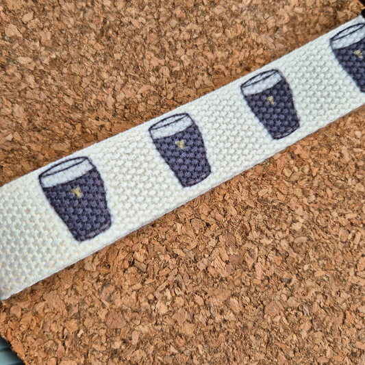 PINTS WRISTLET KEYRING