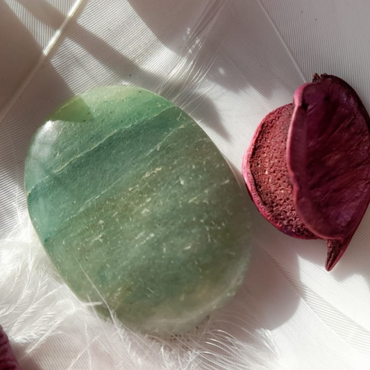Green Aventurine Thumb Stone - NOW £4.20 AT CHECKOUT